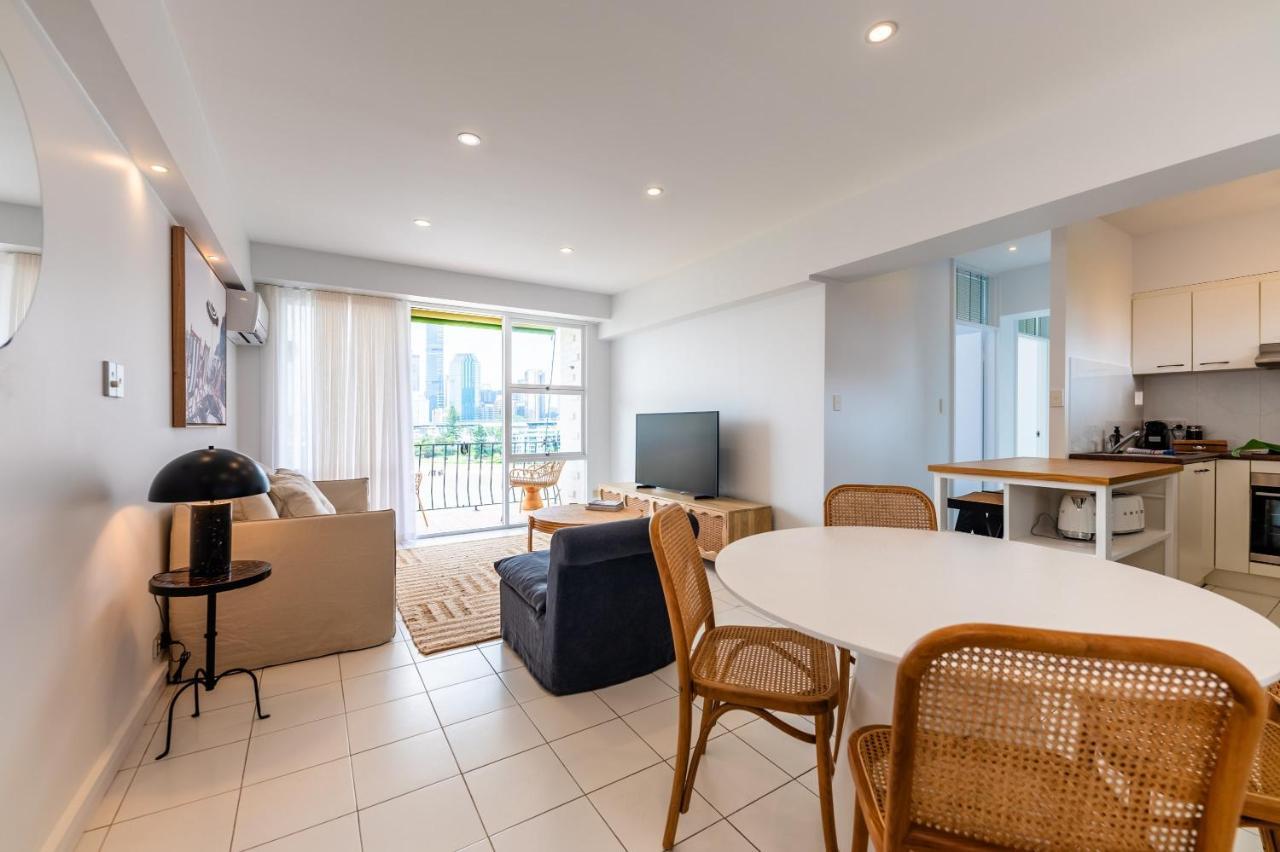 Apartment Riverside 2 Bedroom With Parking